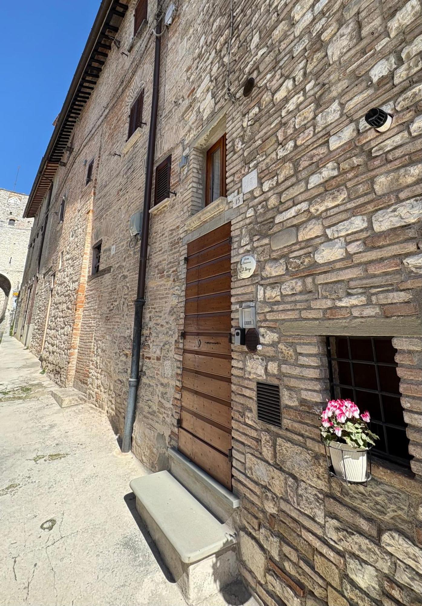 Casa Vacanze Il Borgo Gubbio Exterior photo